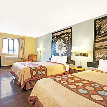 Super 8 by Wyndham Baltimore/Essex Area Exterior foto