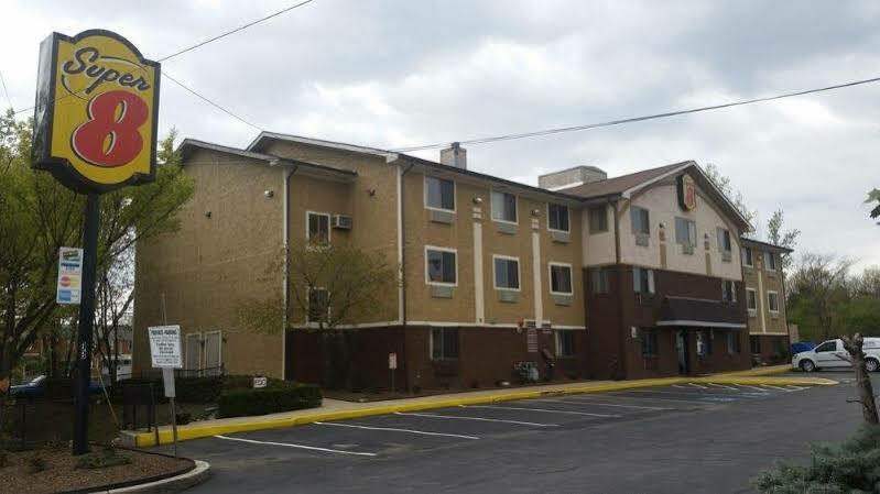 Super 8 by Wyndham Baltimore/Essex Area Exterior foto